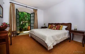 A REAL OASIS IN COLONIAL STYLE - Image 4