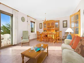 ***LLORET DE MAR VILLA*** 4 Bedrooms | Private Pool | Free WIFI | BBQ - Image 2