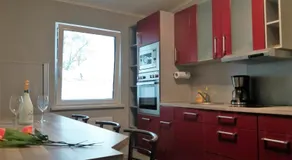 Agréable appartement de vacances avec barbecue et jardin - Image 3