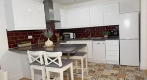 Heart of the City Apartment - Image 3