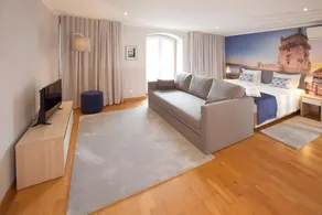 Famous Crows Guest House - Image 2
