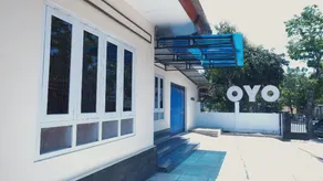 OYO 1190 Griya Soeratin Residence Syariah - Image 3