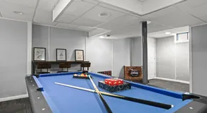 Stylish 3 Bedroom Metro Detroit Gem, Renovated with Game Room - Image 5