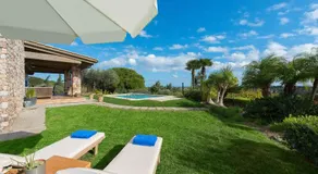 Blue & Green View Villa - Image 3