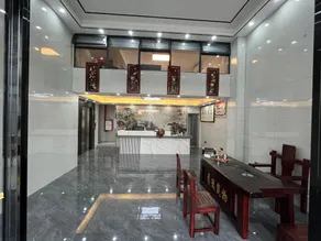 Rich Retreat Apartments - Image 4