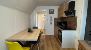 Zentrale 3 Zimmer Unterkunft mit Parkplatz - Image 3