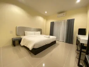 The Paris Hotel - Image 5