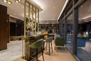 Yitel Premium Kunming Nanping Pedestrian Street Jinma Biji Archway - Image 4