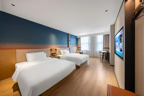 H Hotel (Chongqing Jiefangbei Pedestrian Street Branch) - Image 2