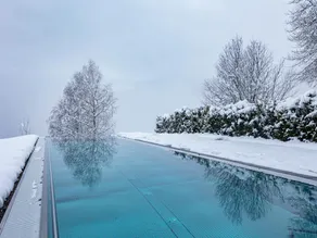 Apartment with shared infinity pool - Image 2