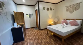 Cecilia's Garden Guesthouse - Image 2