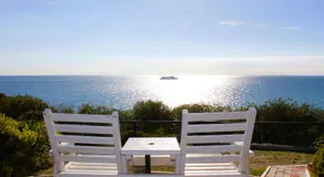 Clifftop Cottage at The Portsea Camp - Image 4