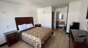 Stallion Inn Motel - Image 4