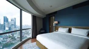 Luxe 1BR Panorama Suite at Novotel Aqua - Image 2