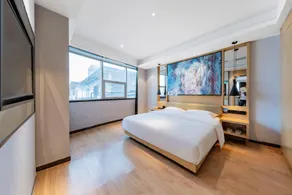 Queqiao Hotel (Hailiang Plaza Zhongshan Road Metro Station Branch) - Image 2