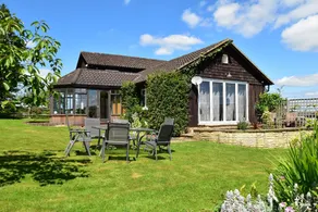 Bluebells, Beckley near Rye, England. Sleeps 6 - Image 4