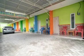 RedDoorz Syariah near Lippo Plaza Sidoarjo - Image 5
