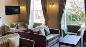 Lysses House Hotel - Image 2