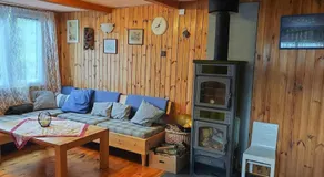 Lazy River Hut - Image 2