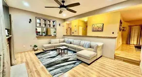 Cheerful 5-bedroom resort with heated pool - Image 3