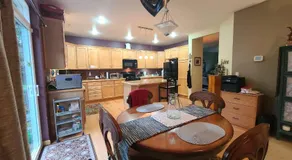 Mt Rainier Way Bedroom with Private Full Bath - Image 3