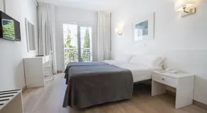 Hotel Garbi Park & AquaSplash - Image 2