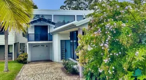 Casuarina Waters - Absolute Waterfront on Lake Mac - Image 2