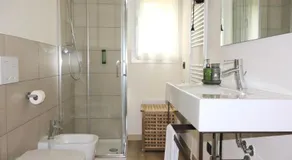 In einer klimatisierten Wohnung mit Terrasse - Image 2