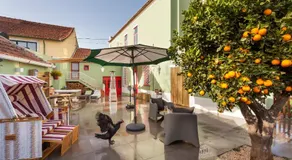 Vintage Balcony Guesthouse & Suites - Image 3