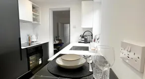 Boutique Double Room in Terrace Home - University Hospital City Centre - Image 4