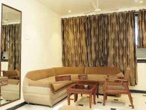 Hotel Sapphire Inn - Image 4