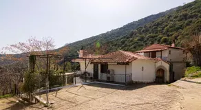 Iria's Cosy Traditional House - Image 5