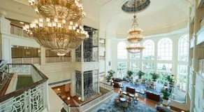 Hong Kong Disneyland Hotel - Image 2