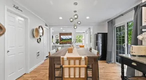 Spacious Stylish Modern Daylight Basement Retreat King Bed Office - Bellevue - Image 3