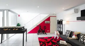 Loft Life Footscray Near Cafes & CBD - Image 4