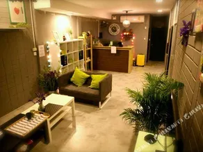 Deng Ba Hostel Bangkok - Image 3