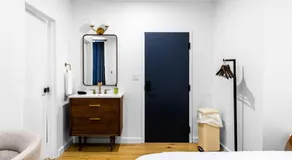 West Market Square, Coffee Shop, Fast Wifi, Downtown Room # 103 - Image 4