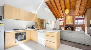 Peaceful Bushland Retreat with Treetop Hills Views - Image 4