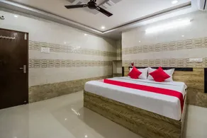 Hotel O Y2  Grand - Image 2