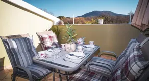 Melina's Bright Apartment, Viros - Image 5
