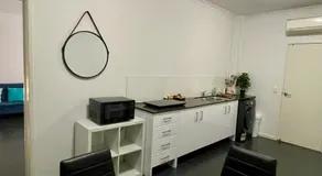 Private unit in Whitehaven Crescent - Image 4