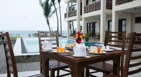 Sapphire Seas Beachfront Hotel - Image 4
