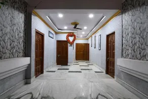 Collection O Howrah Near Botanical Garden Main Gate - Image 3