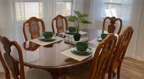 Cozy 3-bed home close to beautiful beaches. - Image 2