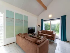 Charming villa near sandy beach - Image 4