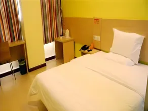 7 Days Inn Changzhou North Station - Image 4