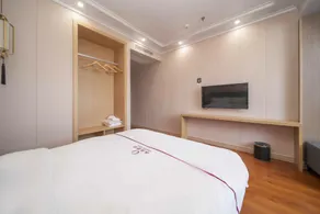 Uncle Yong Hotel - Image 2