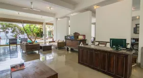 Roman Beach Hotel - Image 5