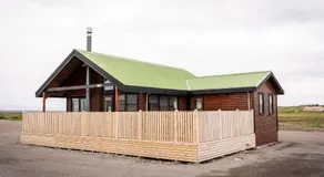 Black Beach Cottage - Image 5