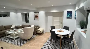 Large and stylish 4-Bedroom home in the city center - Image 3